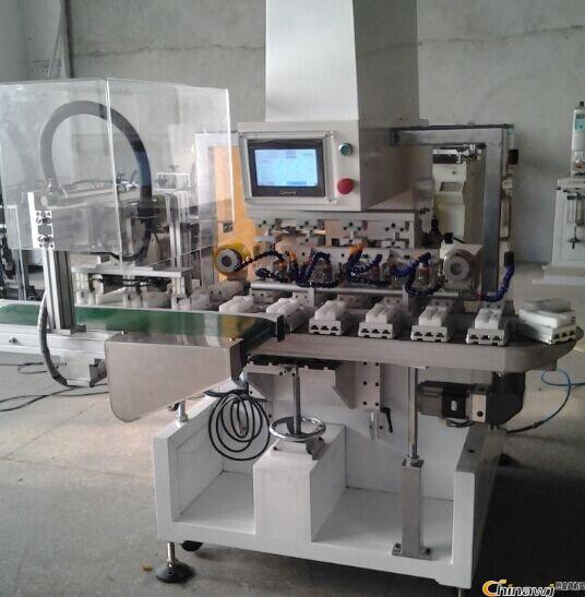 全自動(dòng)U盤(pán)移印機(jī)機(jī)械手上下料USB全自動(dòng)移印機(jī)